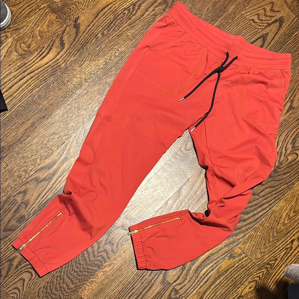 Zyia Paprika Peak Zipper Joggers, size L